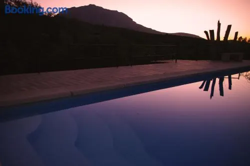 La Casería Azul de Cuadros - Image 1