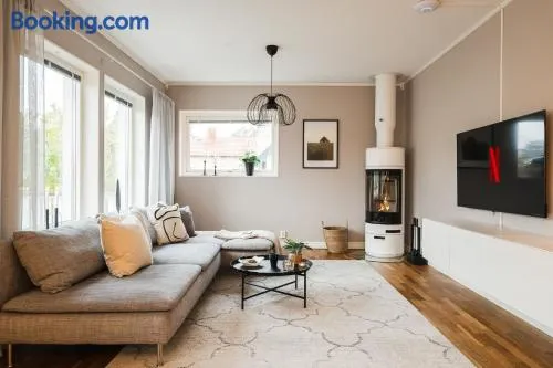 Guestly Homes - Spacious 2BR Executive Residence - Image 1