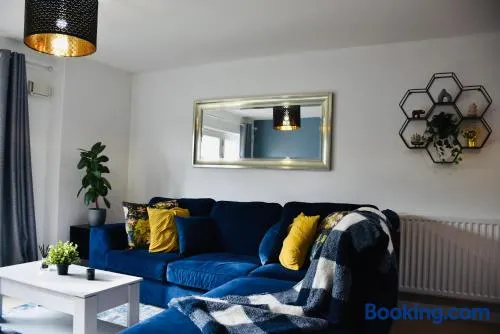 Luxurious & Spacious 2 bed Apartment in Milton Keynes - Image 1