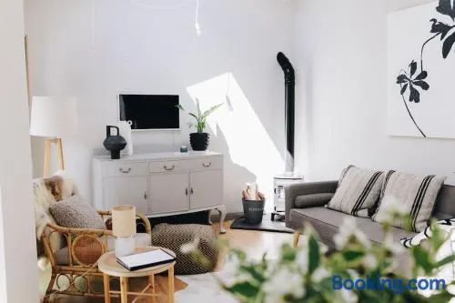 'The Studio' Designer, seaside cottage - Image 1