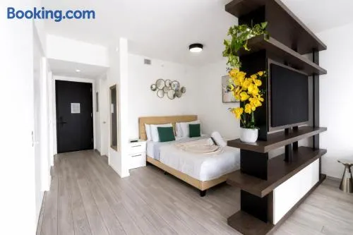 Downtown Skyline Heights with Stunning Ocean View - Image 1