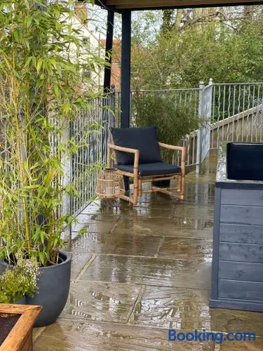 Ashford House 2 bedroom Apartment 'outdoor bathing tub' - Image 1