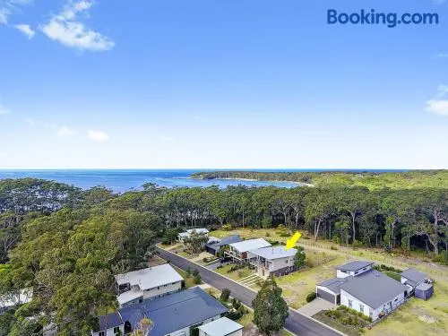 Allawah Beach House - Image 1