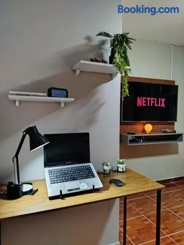 Casa confortável 5min estação de trem com garagem Wi-fi 300mbps - Image 1