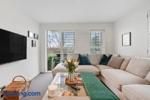Henley Horizon - Image 1