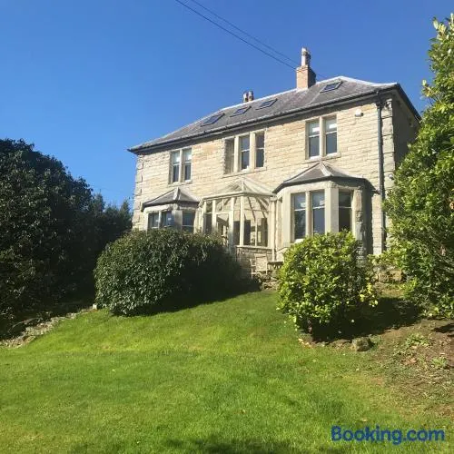 Braeside - Image 1
