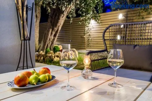 Villa 4 you iliopetra - Image 1