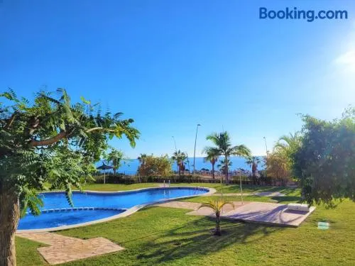Espacioso apartamento con preciosos jardines y BBQ - Image 1