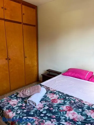 Apartamento simples no centro de Lavras com garagem - Image 1