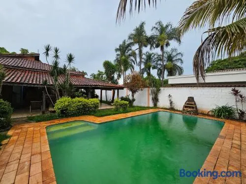 Chácara aconchegante com piscina e churrasqueira - Image 1