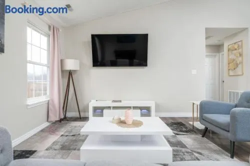 Peaceful Modern Home near Avon - Image 1