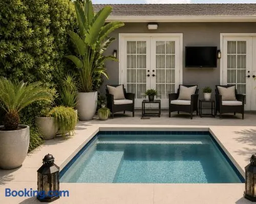 Private rooms at the Palm House in West Hollywood - Image 1
