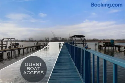 Lakeside Bliss 2BR, 1BA with All Modern Comforts - Image 1