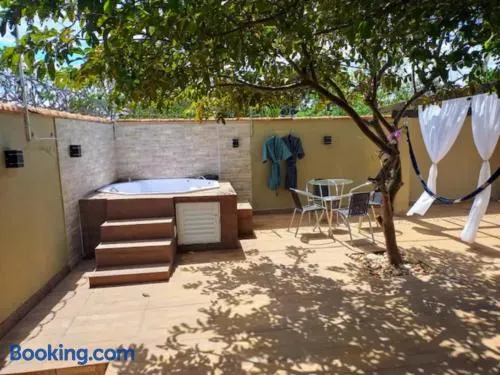 CASA COM SPA DE HIDRO, AQUECEDOR E CROMOTERAPIA A 1,0 kM DO CENTRO - Image 1