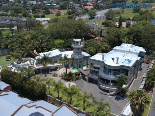 Silva Villa - Image 1