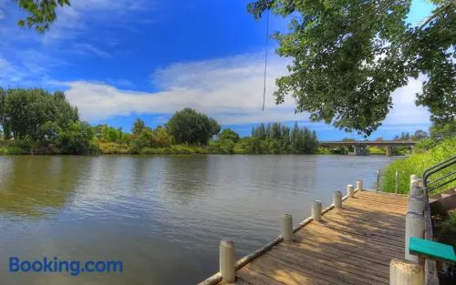 NRMA Bairnsdale Riverside Holiday Park - Image 1