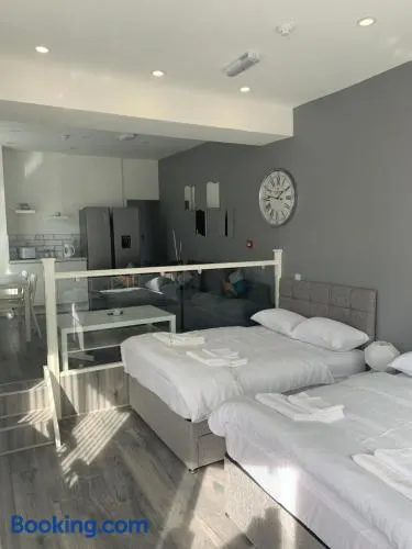 Smeaton serviced Accommodation - Image 1