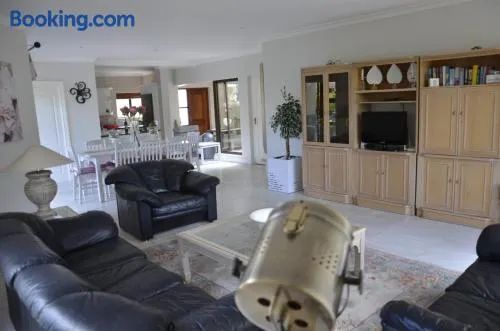 La Tramonto Beach House - Image 1