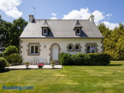 Maison familiale terrasse et parc - Image 1