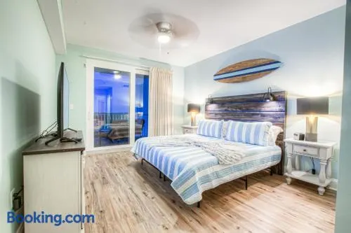 Laketown Wharf 1238 - Brand New End Unit With Wrap Around Balcony - Image 1