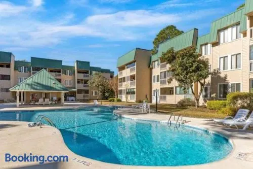 Classy & comfortable condo! - Image 1