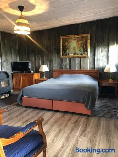 Forest cabin - Image 1