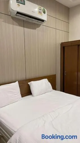شقق منزل الشرقي للشقق المخدومة - Image 1