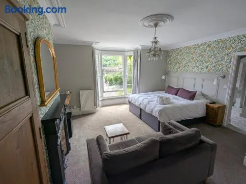 Four Seasons Guesthouse - Image 1
