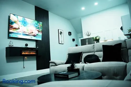 Modern Minimalist Home in the heart of Reading - Image 1