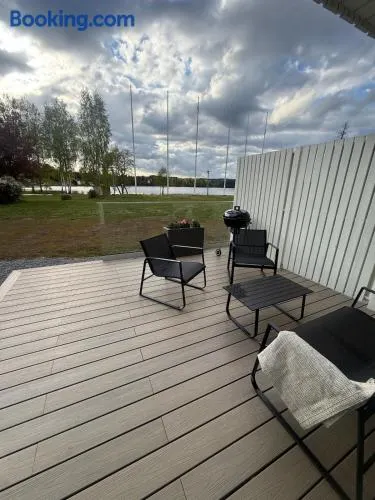Cozy cottage with its own terrace & lake view - Image 1