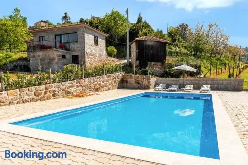 Charmante maison de vacances entièrement équipée avec barbecue, piscine et terrasse | Vue piscine | Avec animaux acceptés - Image 1