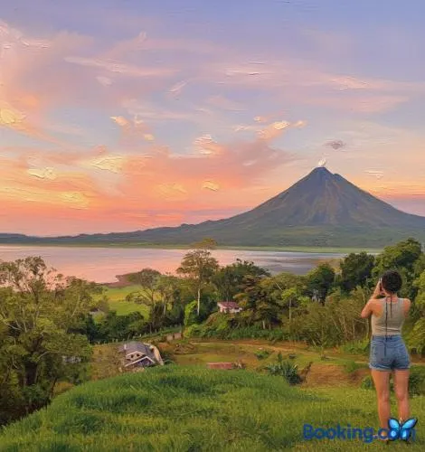 Sunset Inn Arenal B&B - Image 1