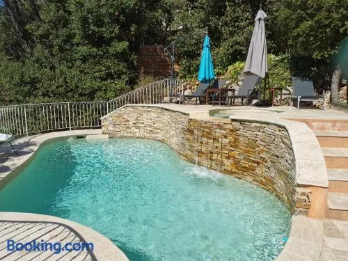 Appart "Pins & parasol", piscine chauffée et bain à remous - Image 1