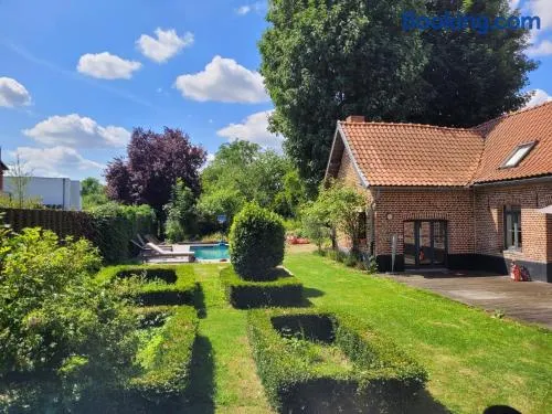ferme de caractère avec piscine et cheminée - Image 1