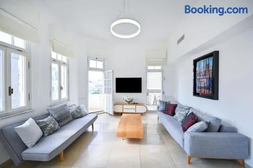 Chic 2BR Apartment close to the beach by HolyGuest - Image 1
