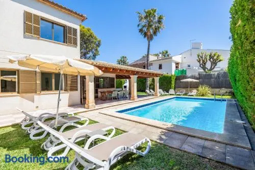 Voll ausgestattetes Ferienhaus mit Grill, Terrasse und Garten | Gartenblick | Strand in der Nähe | Ideal für Homeoffice - Image 1