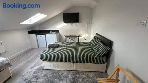 Bright Studio on Brigstock Rd - Image 1