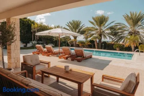 Stylish villa with sea view - Image 1
