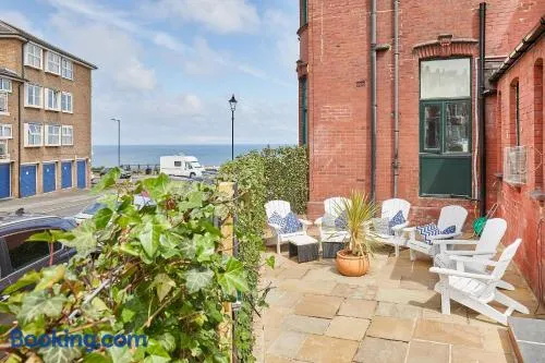 Sandside Beachfront Cottage Perfectly Saltburn - Image 1