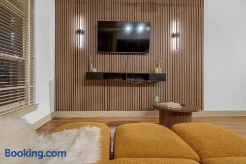 Luxury Buckhead loft close to shopping & dining - Image 1