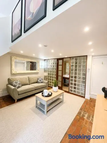 O'pium Suite at Strattons King Bed and Bath - Image 1