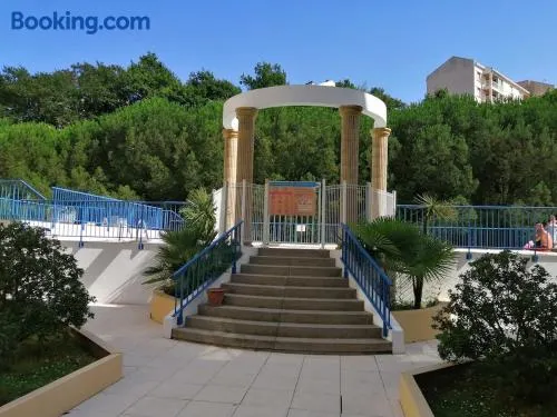 Studio à Anglet avec piscine dans résidence privée - Image 1