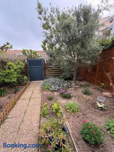 Villa 4 personnes avec jardinet résidence Le Scarlett - Image 1
