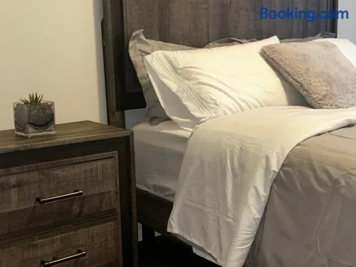 Private Chilliwack Condo 2Bdrm 2Bath Sleeps6 Close to District 1881 - Image 1