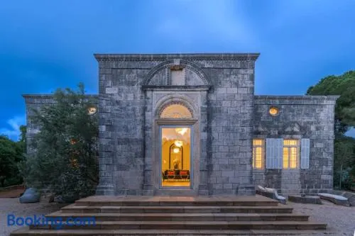Amani Luxury 4-Bedroom Villa & Pool in Batroun - Image 1