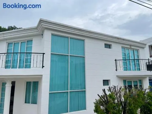 SUPER CASA CLUB CONDOMINIO EL PEÑON GIRARDOT - Image 1