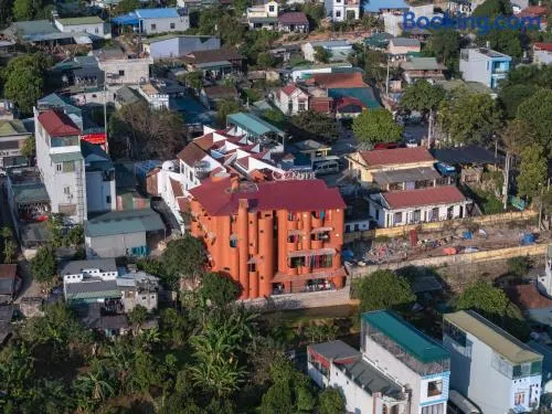 Nắng Hotels & Restaurants - Image 1