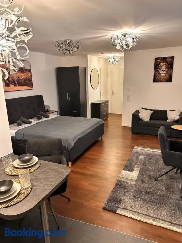 Schöne Wohnung mit Terrasse - Image 1