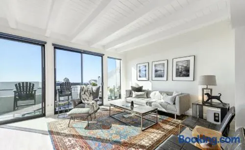 Three Bedroom Residence with Private Rooftop Deck - Image 1