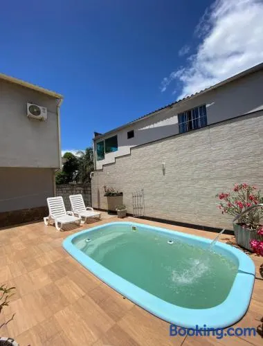 Casa com 3 quartos, suite e piscina - Image 1